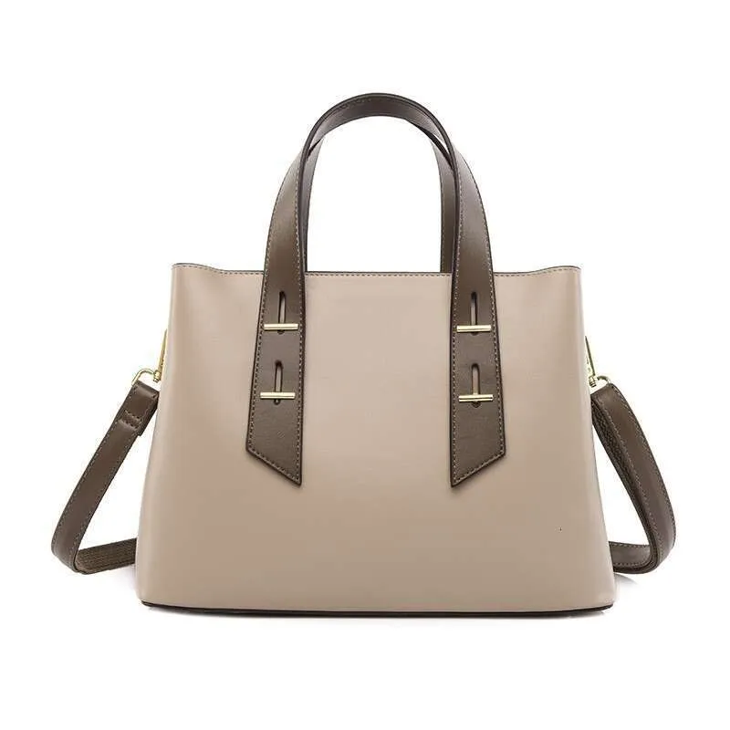Ladies' Handbag With High-End Feel, Large Capacity Shoulder Fashionable Contrasting Color Commuting Bag, Simple_voghion.com