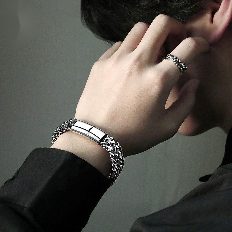 Doppellagiges kubanisches Armband für Männer, trendige Marke, verbreitertes dominantes Netz, Fischgräten-Sier-Armband, Titanstahl_voghion.com