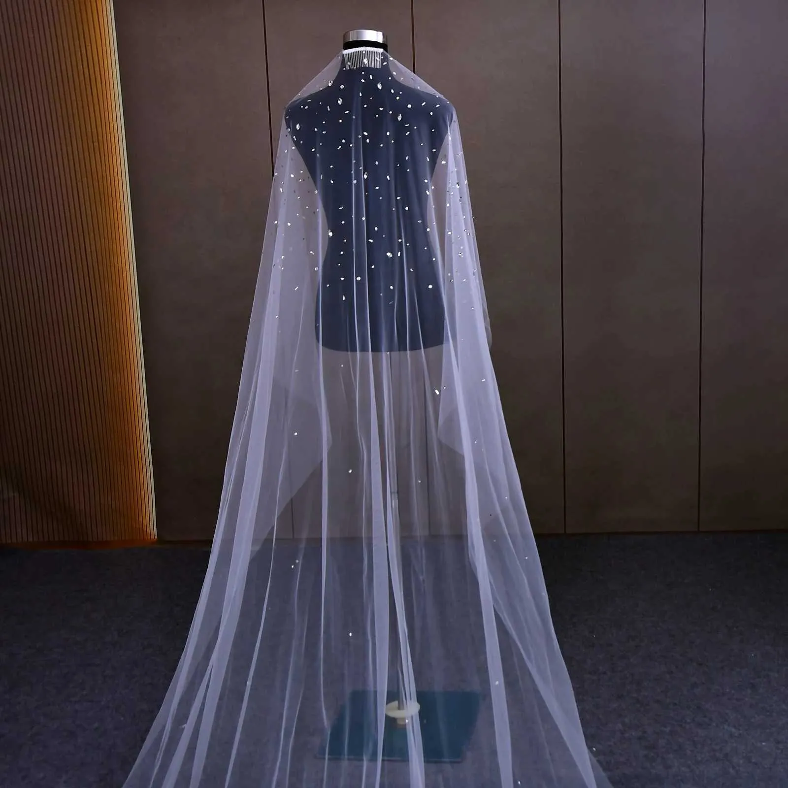 Gioielli per capelli V178 Veli da sposa con perline e cristalli, 1 strato di tulle morbido con strass e pettine, accessori da sposa per la sposa_voghion.com