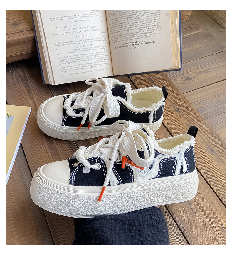 Baikuang 2024 Nouvelles petites chaussures blanches pour femmes, chaussures de planche polyvalentes en toile à bords irréguliers, chaussures chics_voghion.com