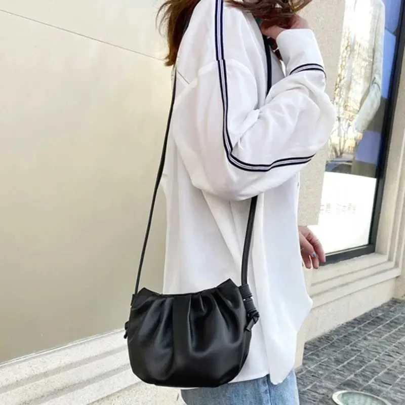 Small bag 2024 Spring and Summer Slope Trend 100 Temperature Garbage Cloud Bag Mini Coin Fold Cross Body Y241026_voghion.com