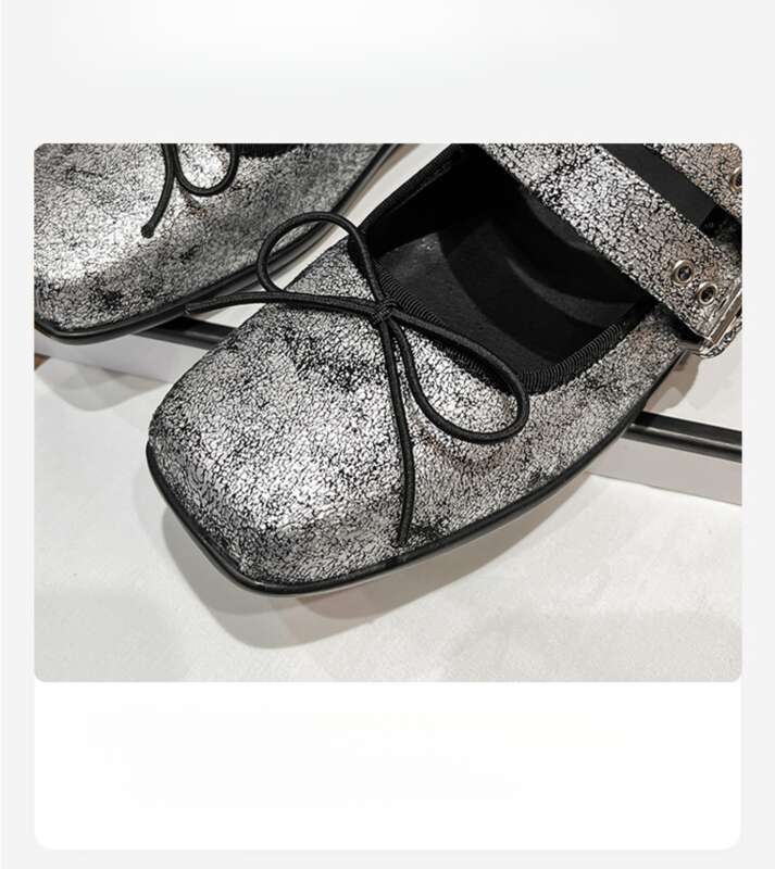 Balerini Mary Jane, cu fundă plată și aspect superficial, pentru picior mic, la începutul primăverii 2024_voghion.com