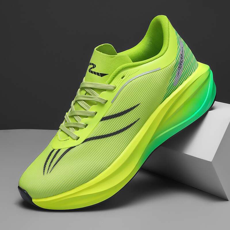 Running Shoes Are Really Popular With Couples, Both Men's And Women's Shoes_voghion.com