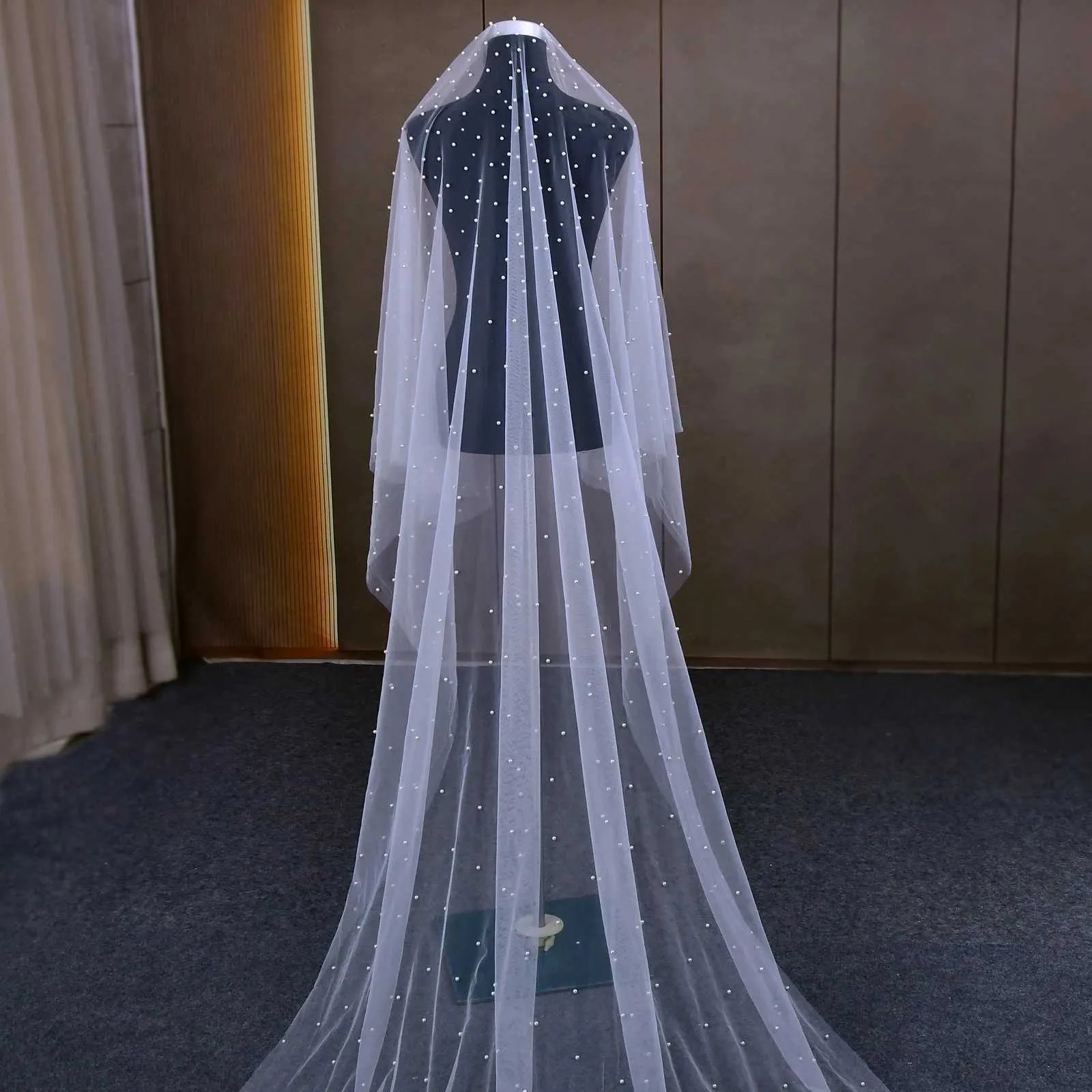 Bijoux de cheveux V08 sans peigne, voile de mariée perlé, couverture du visage, longueur de la cathédrale, bord brut, beauté de la mariée, mariage_voghion.com