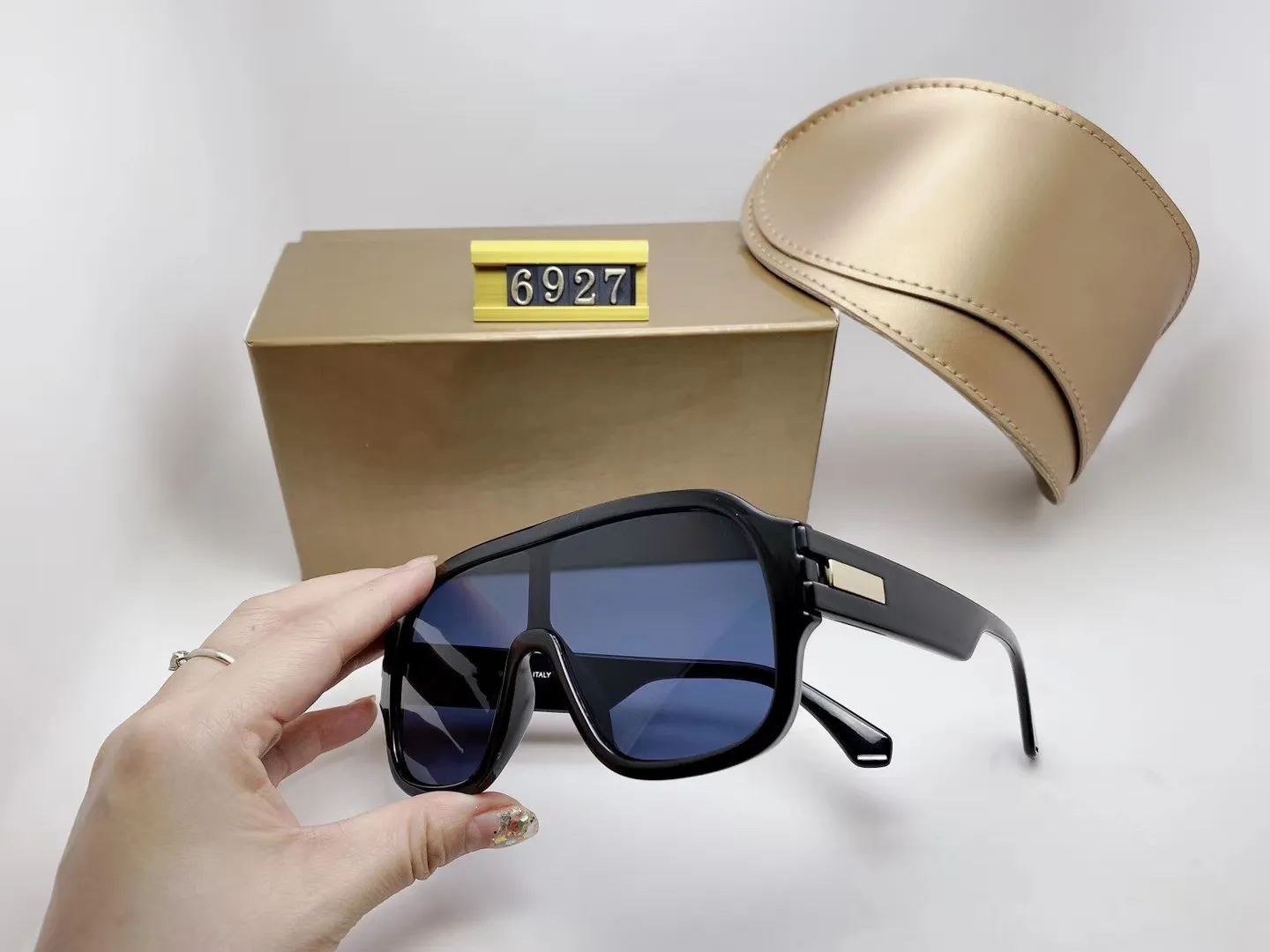 Designer Sunglasses For Men And Women Rectangle Shield Summer Style_voghion.com