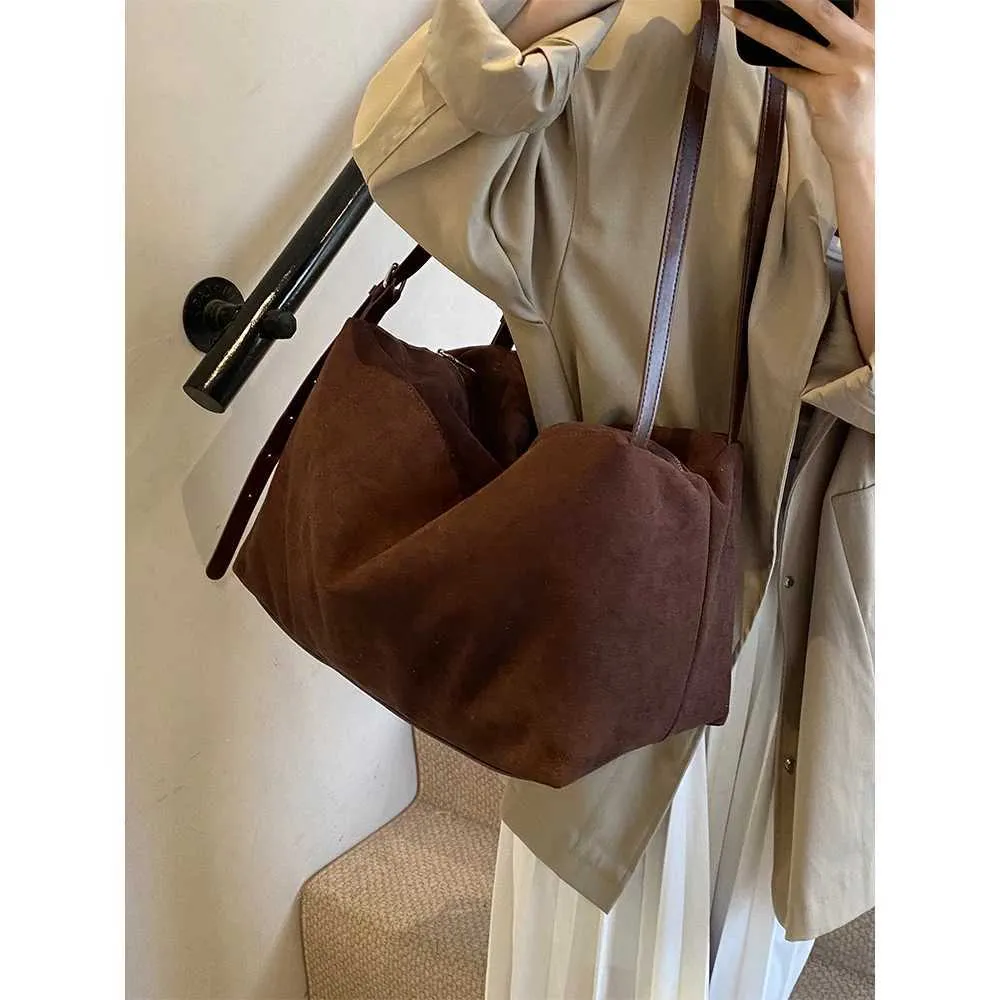 Camurça para mulheres bolsas sólidas grande capacidade crossbody bolsas femininas casuais bolsa de ombro macia pacotes de armazenamento de viagem C241212_voghion.com