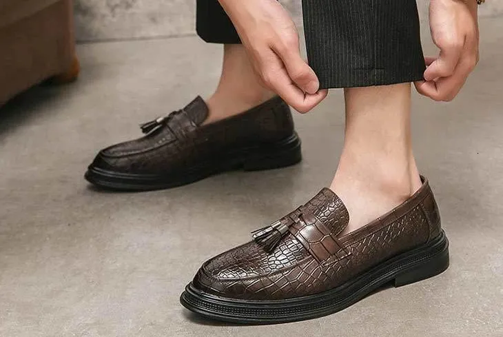 Mocassins souples à bout pointu, imprimé animal, chaussures en cuir pour hommes, chaussures décontractées rehaussantes avec pompons_voghion.com