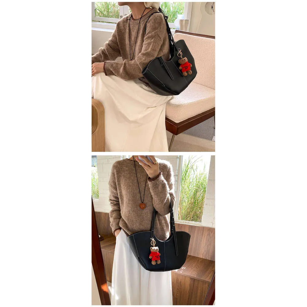 Designer Large Capacity Women Handbag Single Shoulder Portable Shopping Leather Ladies Commuter Underarm Totes Bag_voghion.com