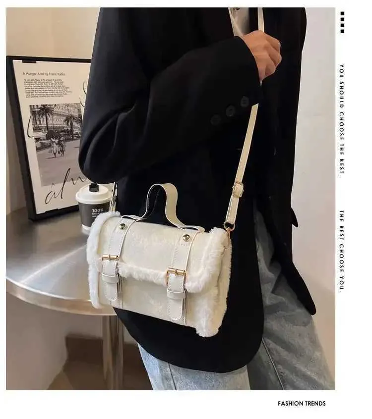 Winter Frauen Crossbody/schulter 2023 Neue Lamm Plüsch Veet Tasche Dame Kleine Quadratische Handtasche Französisch Korea StyleC241106_voghion.com