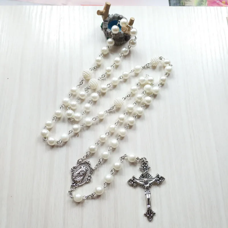 Collier rosaire catholique avec perles blanches_voghion.com