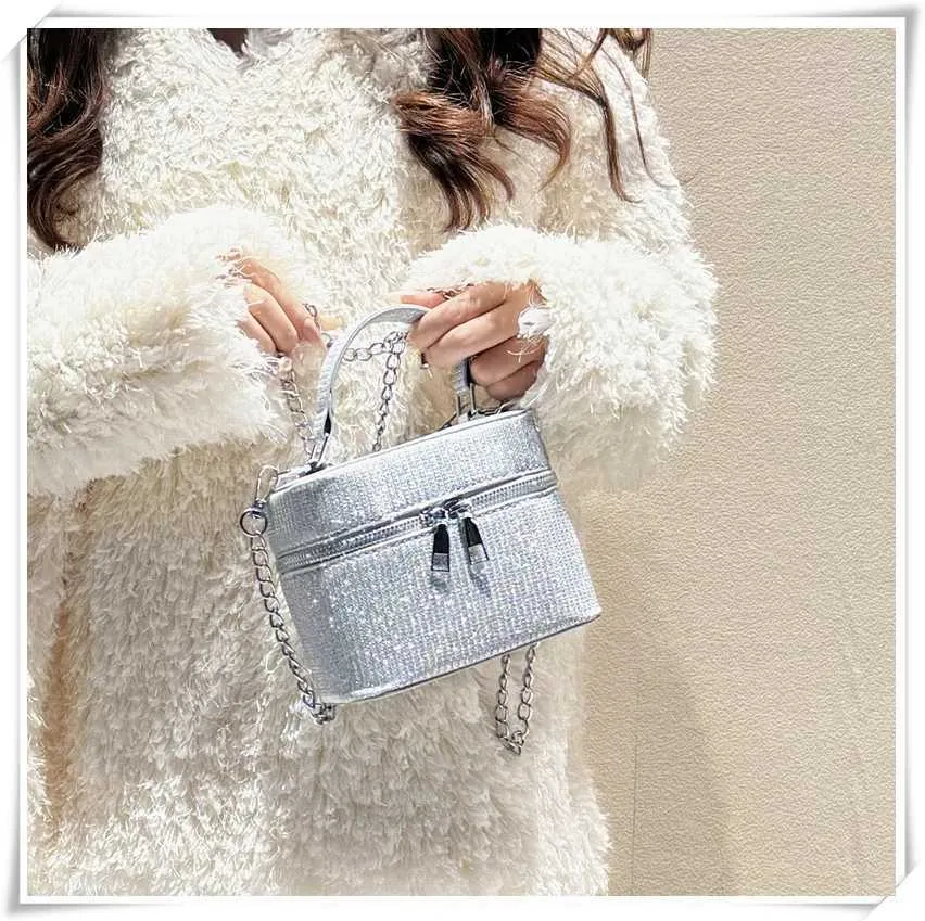 Glänzende Box-Umhängetasche für Frauen, süße Mini-Umhängetasche mit Reißverschluss und Kette, lässige, allgleiche Pendlertasche_voghion.com