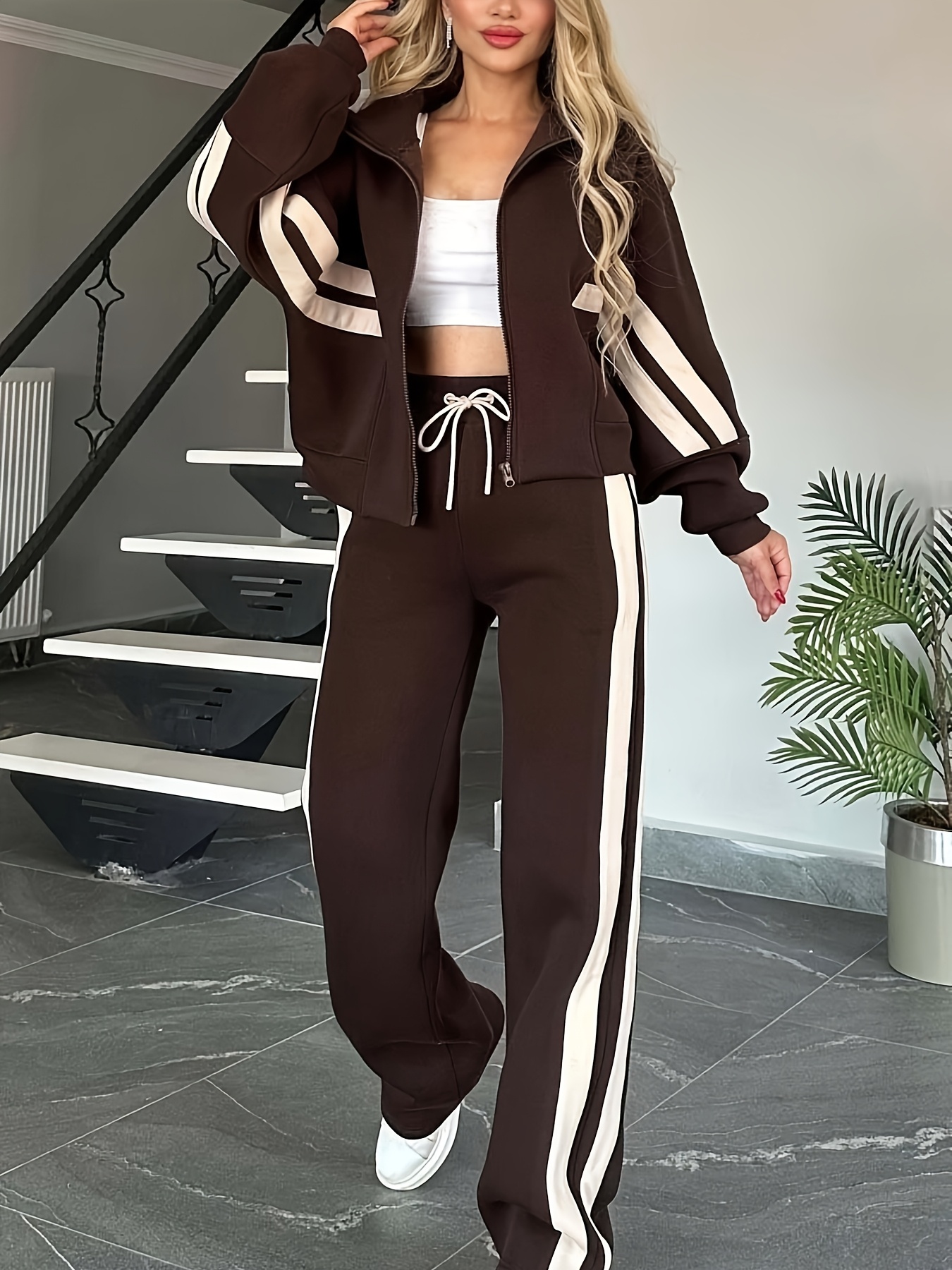 American Style -contrasting Stripedzipper Top, Sports 2025autumn And Winter New Collection, Two-pieceset, Attire, Gym