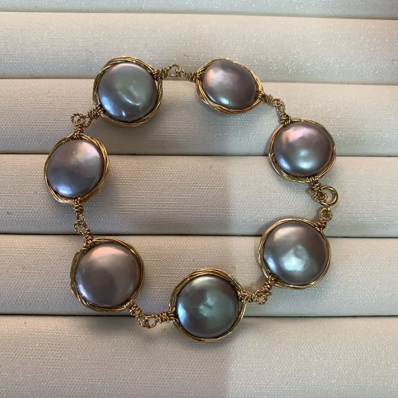 Link Bracelets Natural Pearls Have Very Good Gloss. White And Gray Baroque Retro Designer's Works By Postage_voghion.com