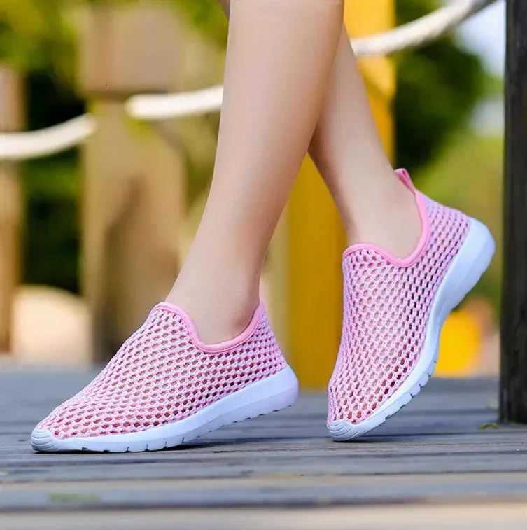 BEANNHUA Hohlgewebe Weibliches Fliegennetz Luftsport Und Freizeit Erhöhte Laufschuhe Mit Dicker Sohle 240708_voghion.com