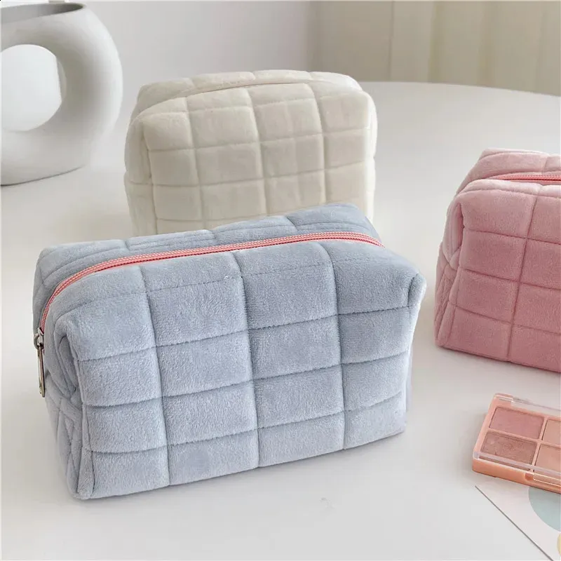 Süßes Fell-Make-up für Frauen mit Reißverschluss, groß, einfarbig, Kosmetiktasche für unterwegs, Make-up-Kulturtasche, Waschtasche aus Plüsch, Stifttasche 240827_voghion.com