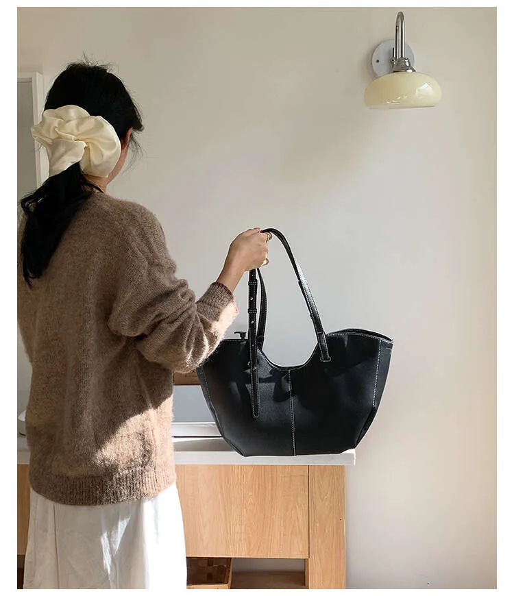 Designer Large Capacity Women Handbag Single Shoulder Portable Shopping Leather Ladies Commuter Underarm Totes Bag_voghion.com