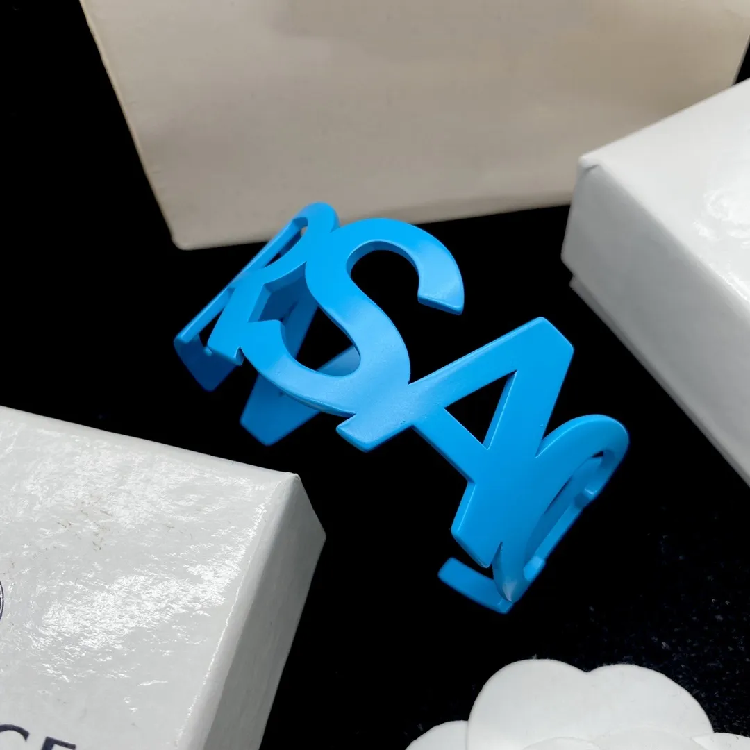 699716 Tennis Schraube Designer Schmuck Frauen Armreif Klassische Titan Stahl Legierung Handwerk Gold/Buchstabe/Rose Allergisch Großhandel_voghion.com