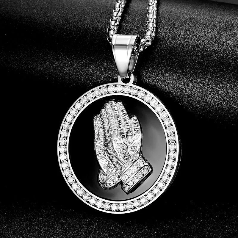 Collana con ciondolo a forma di mani in preghiera retrò hip hop in acciaio inossidabile 316L placcato oro, gioielli religiosi_voghion.com