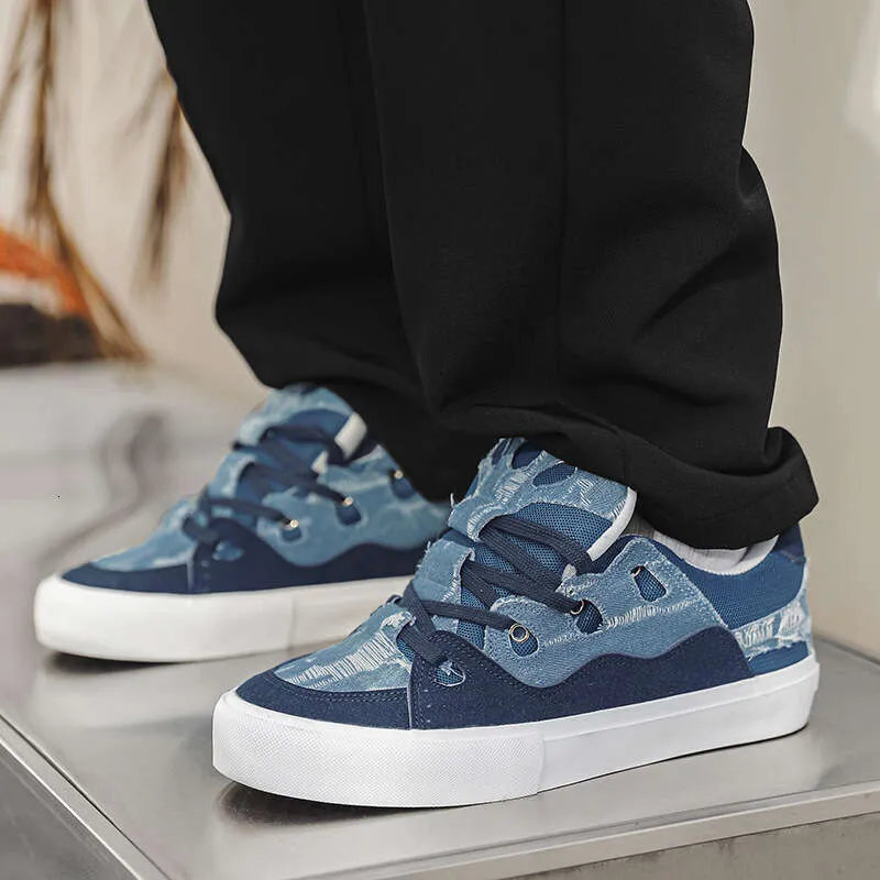 2025 Spring New Bread for Men, Versatile, Niche, Couple Canvas Skateboarding Shoes X100-1_voghion.com