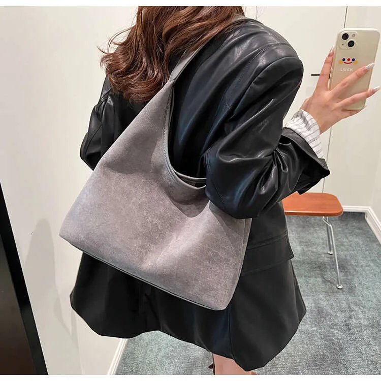 New Retro Niche Suede Women's Versatile Shoulder Fashionable Underarm Tote Bag_voghion.com