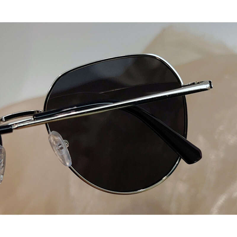 2025 New Internet Reddit Polarized Women's High-End Look, Small Face, UV Protection, High-End Driving Sunglasses_voghion.com
