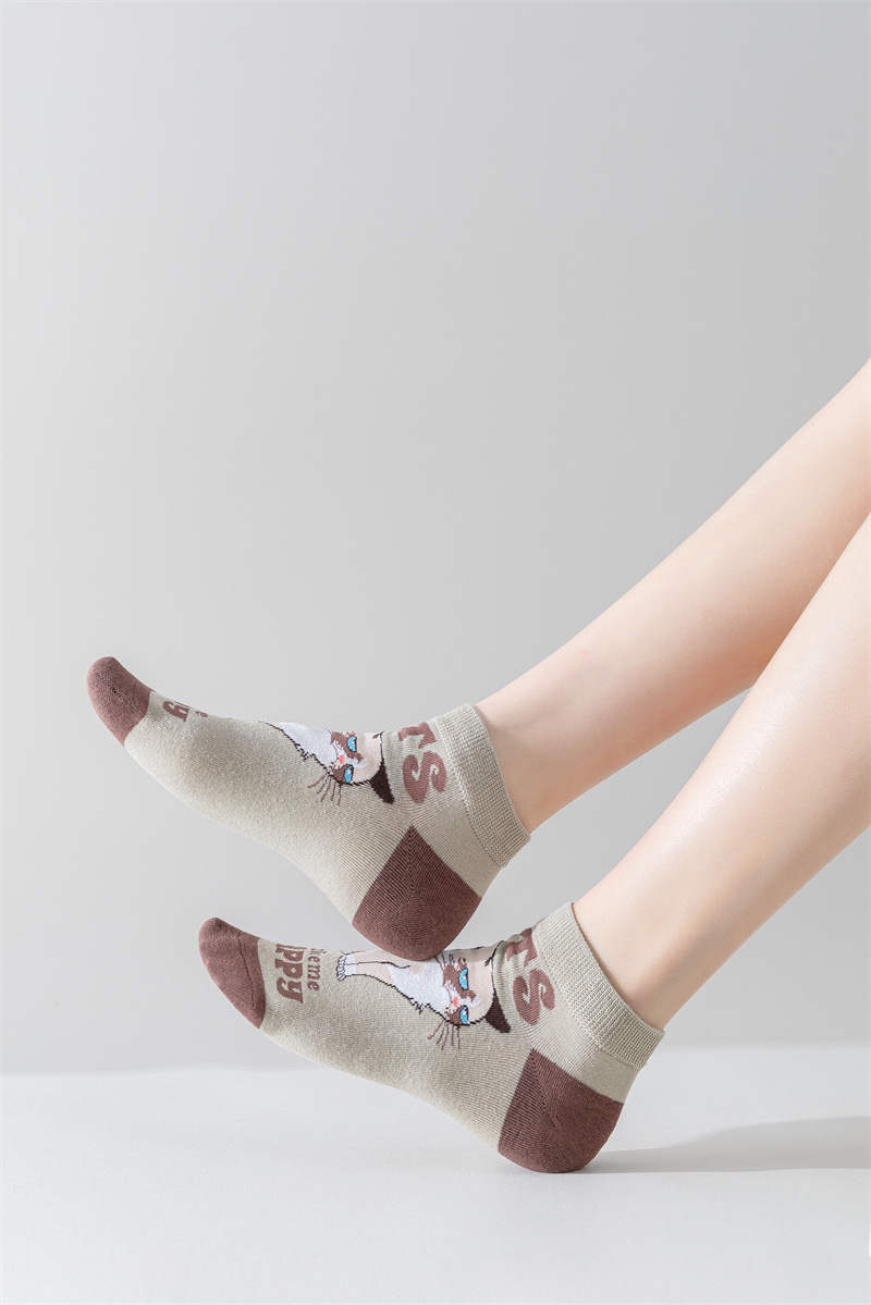 5pcs Of Spring And Summer Cartoon Women's Tube Boat Casual Japanese Style Short Cute Letter Cat Straight Socks_voghion.com
