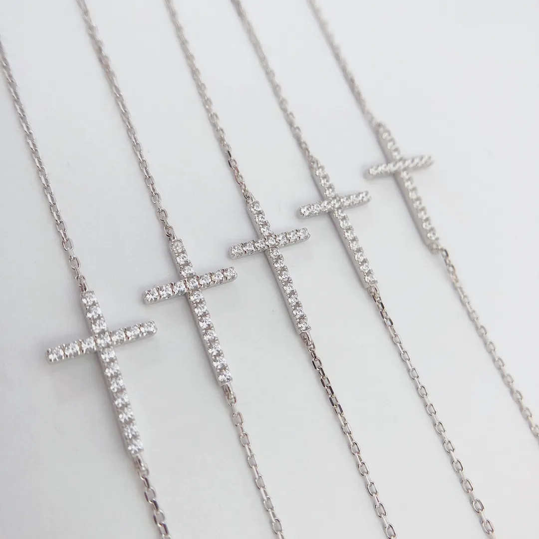 Sier Rhodium Plated D VVS Moissanite Cathical Jesus Cross Bracelet for Women_voghion.com