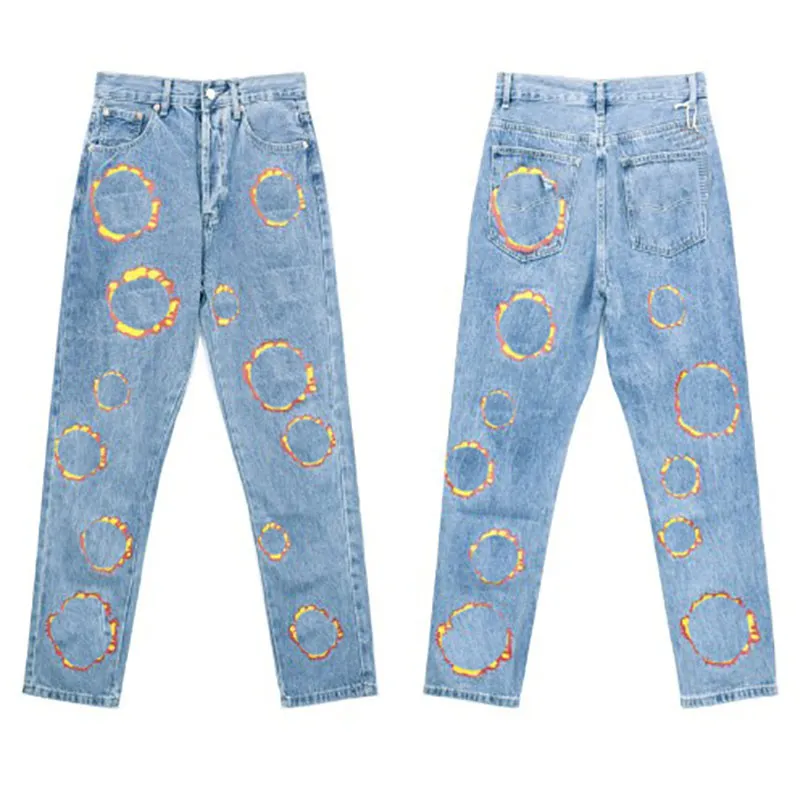 Designer Puff Print Hochwertiger Denim Zerrissene gewaschene Arbeit Schlanke Herrenhose Knopfart Winter Warme Jeans_voghion.com