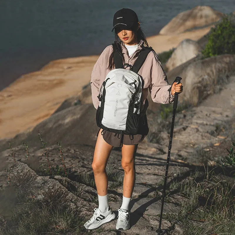 Lightweight mountaineering 20 liters mens outdoor hiking backpack travel lightweight college student bag 240823_desvips.com