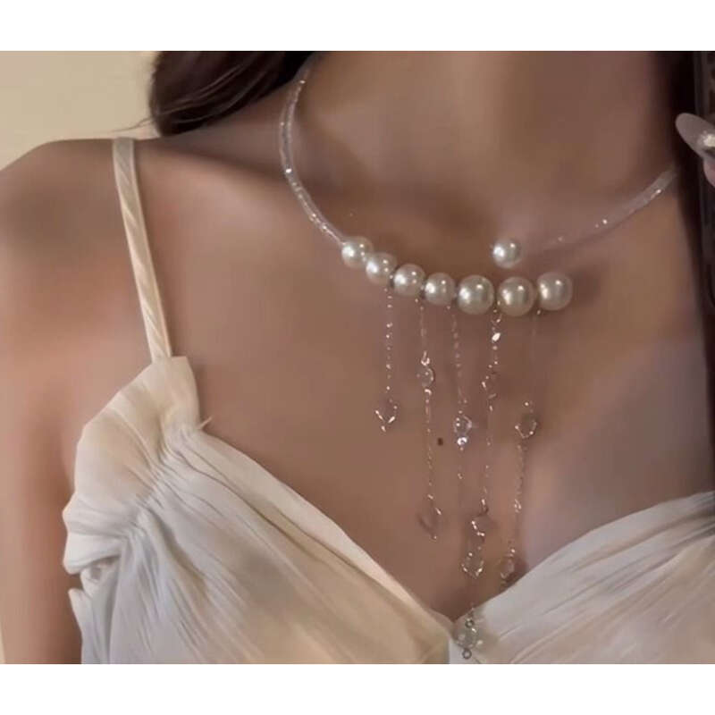 Collana choker con perle e nappe elegante per donna_voghion.com