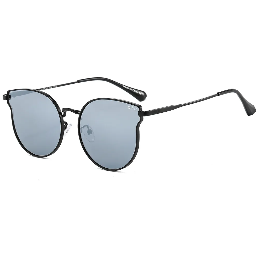 designer quay sunglasses for women's men quayglasses same Sunglasses as Lisa Triomphe beach street photo small sunnies_voghion.com