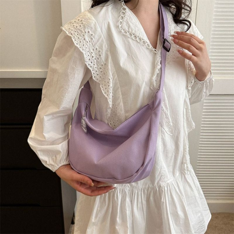 Canvas-Tasche im koreanischen Stil, große Kapazität, cremefarbene Umhängetasche mit Anhänger, leichte Schultertasche für_voghion.com