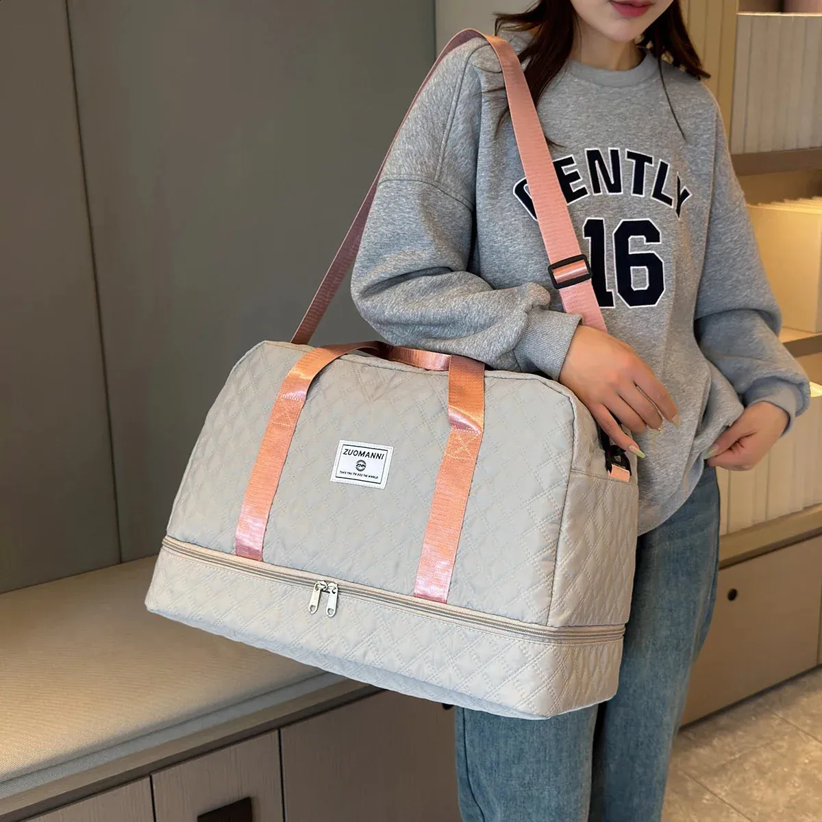 Large Capacity Travel Duffel Bag With Wet Dry Separation_voghion.com