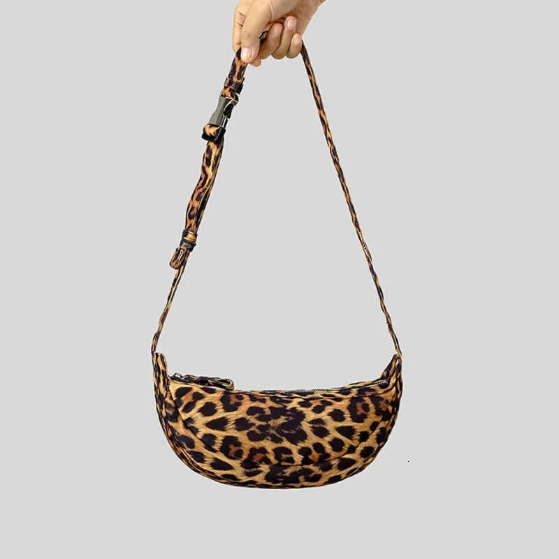 Nová módní oblíbená plátěná kabelka s leopardím potiskem, peněženka přes rameno, dámská taška přes rameno, pouliční oblékání_voghion.com