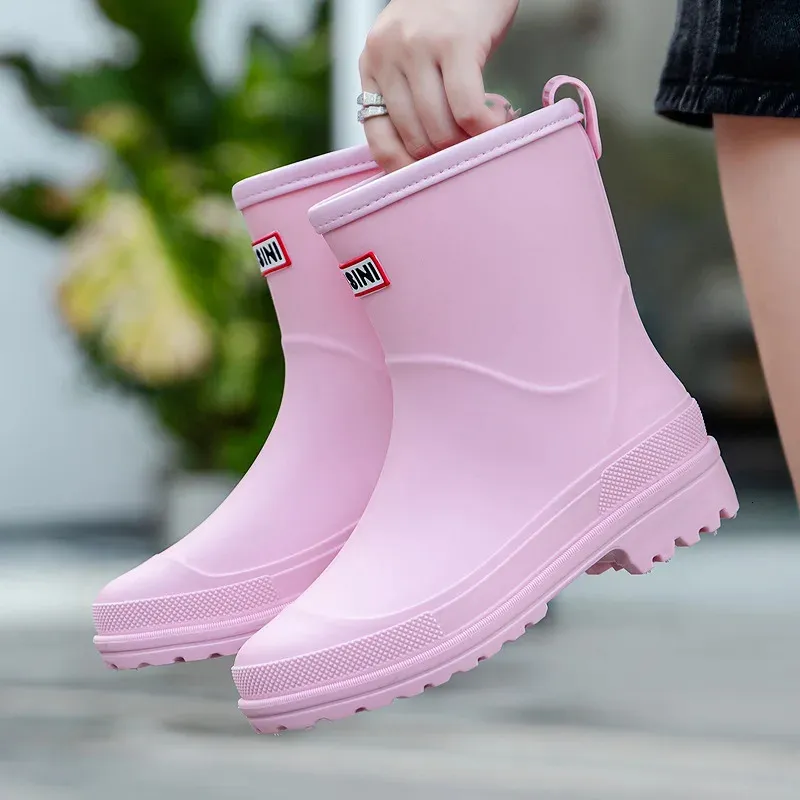 Waterafstotende Water Rubberen Laarzen Vrouw Vrouwelijk Comfort Werk Tuin Galoshes Regenschoenen Sapato Chuva 240606 p_voghion.com