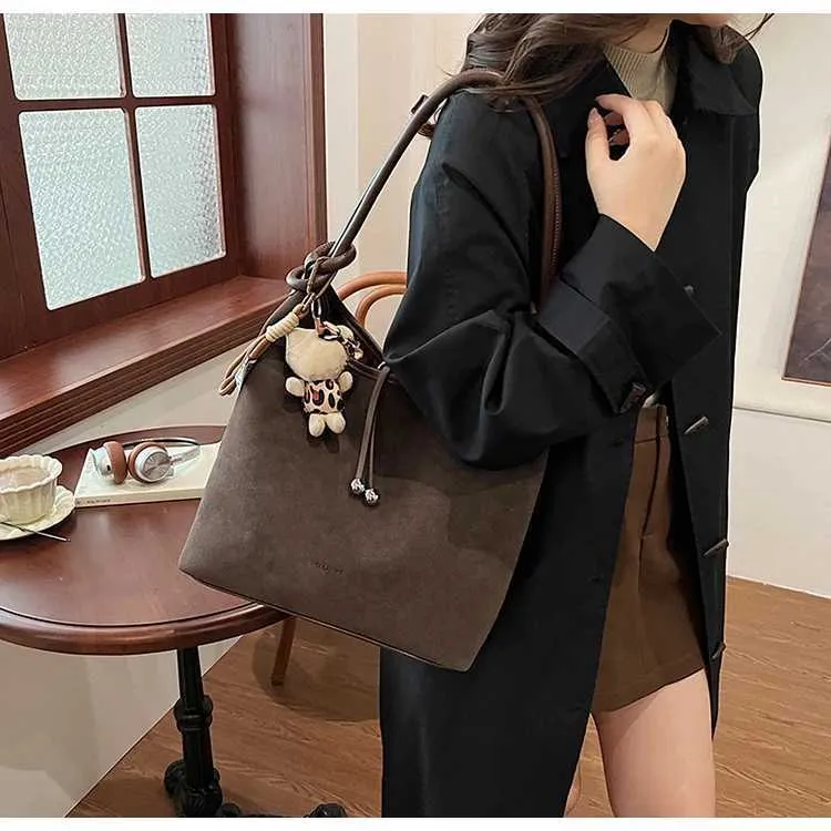 Sacs à main en daim tendance pour femmes, sacs à bandoulière solides de grande capacité, sacs à bandoulière décontractés pour femmes, polyvalents, doux, sous les bras_voghion.com