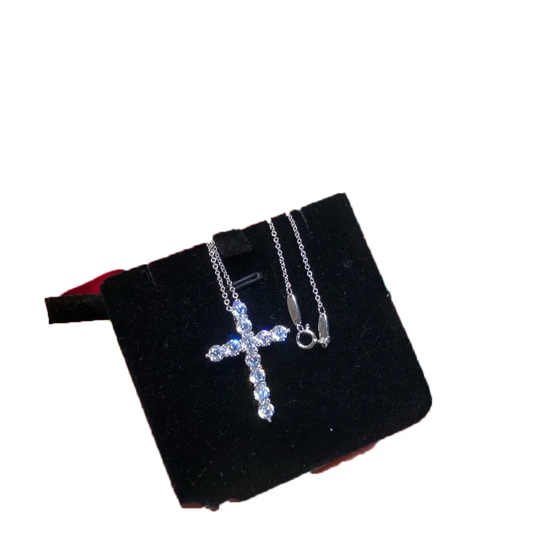 Collier tendance en forme de croix avec gros diamants pour anniversaire, polyvalent, à porter au quotidien, en laiton, bijoux de fête tendance_voghion.com