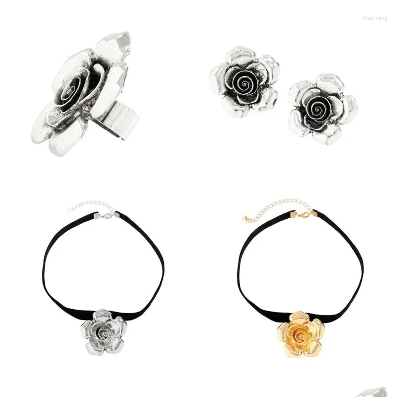 Collana con fiori vintage e orecchini set gioielli retro_voghion.com
