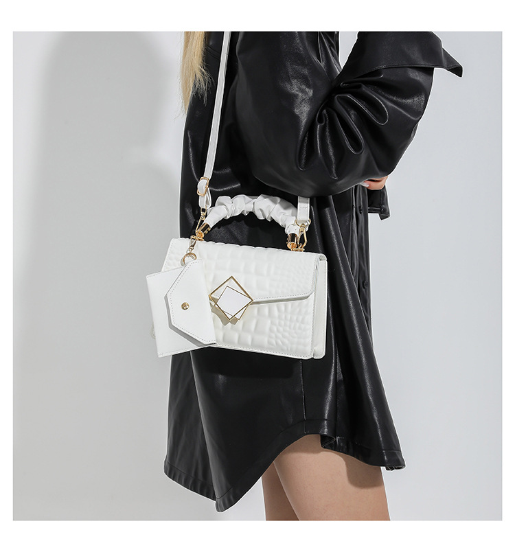 Popular for women in spring 2024, new crocodile patterned mother and child small square bag, commuting temperament,_voghion.com