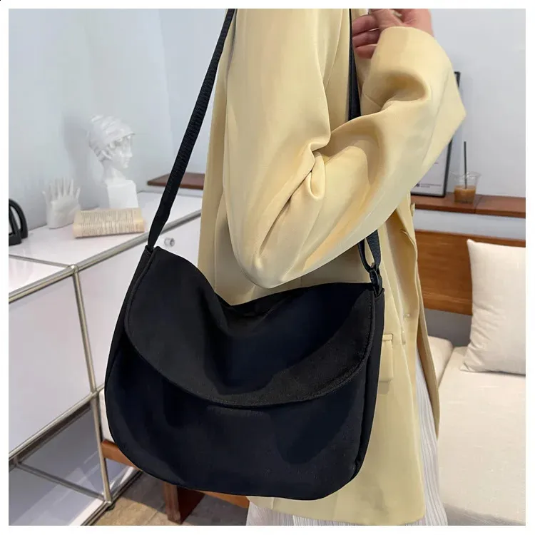 Solid Color Crossbody Simple Ladies Shoulder Waterproof Nylon WomenS Handbags Fashion Messenger Bag Women 240827_voghion.com