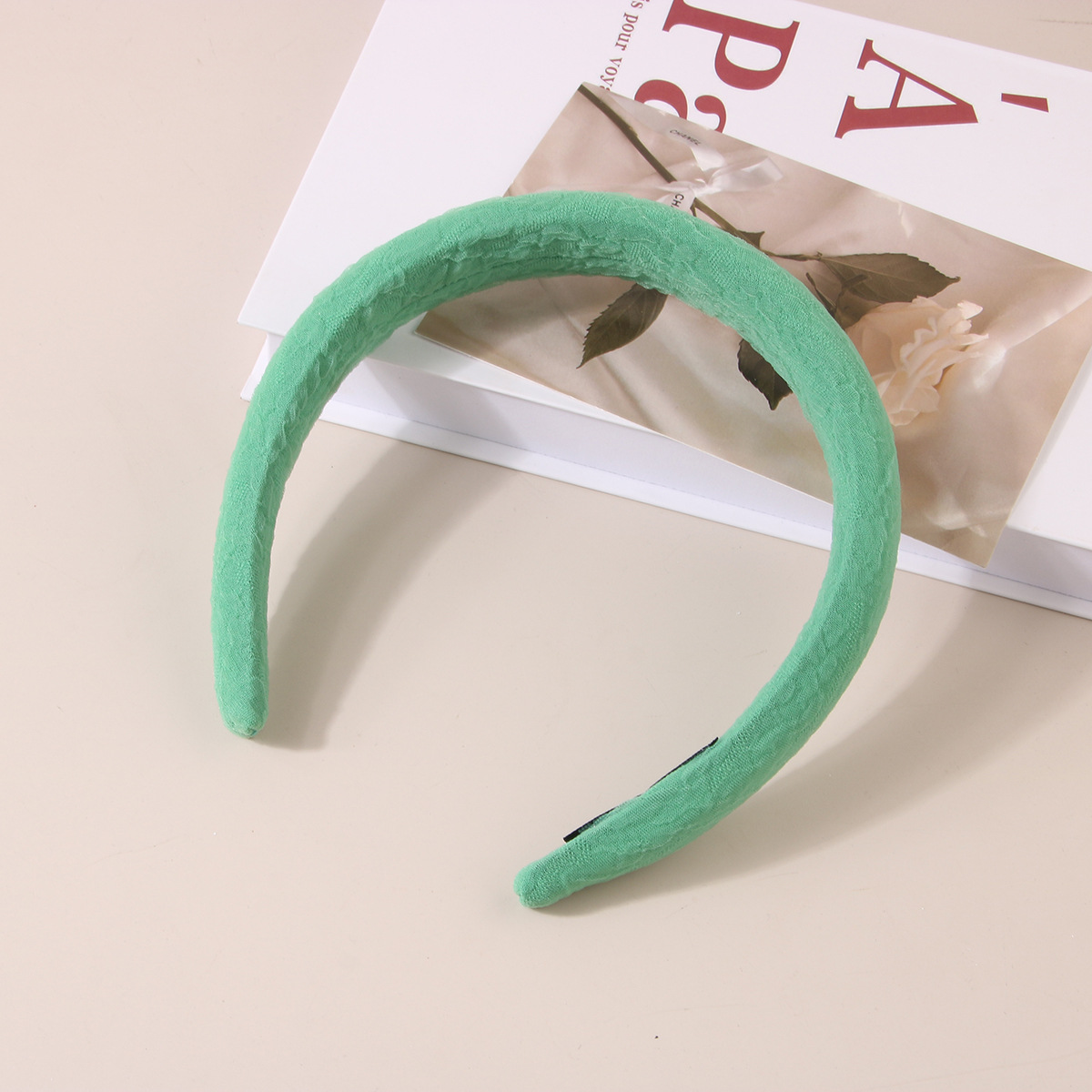 Tiara larga de renda plissada com esponja para mulher_voghion.com