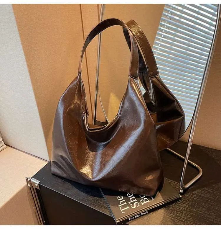 Borsa rossa di grande capacità per le donne 2024 Nuova trama retrò Borsa a tracolla singola Moda Versatile Casual Donna_voghion.com