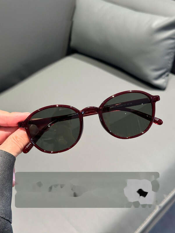 Ochelari de soare ultra-ușori TR90 polarizați, culoare roșu-vin, cu grad de protecție UV, pentru bărbați și femei, care emană un sentiment de lux._voghion.com