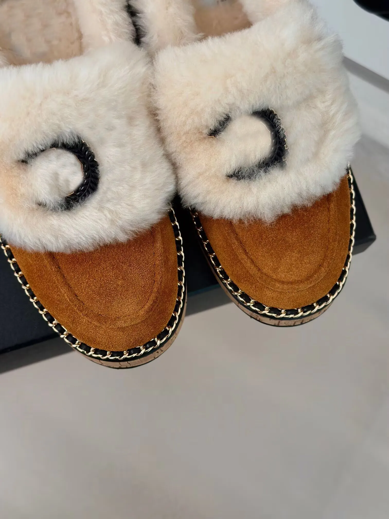 Winter Warm Wool loafers Thicken soled wool loafer women metal chain shoes winter cotton fur flats ladies comfortable_voghion.com