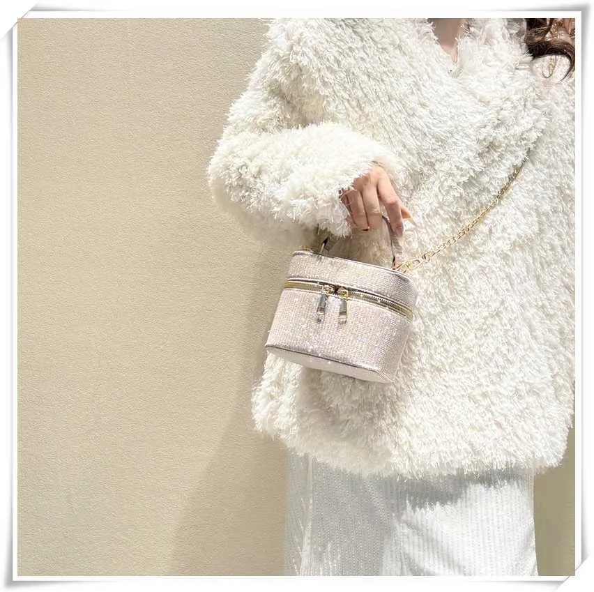 Glänzende Box-Umhängetasche für Frauen, süße Mini-Umhängetasche mit Reißverschluss und Kette, lässige, allgleiche Pendlertasche_voghion.com