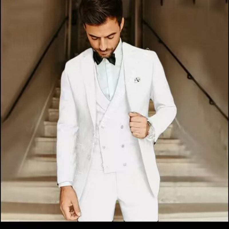 Completo uomo tre pezzi slim fit per matrimonio e business_voghion.com