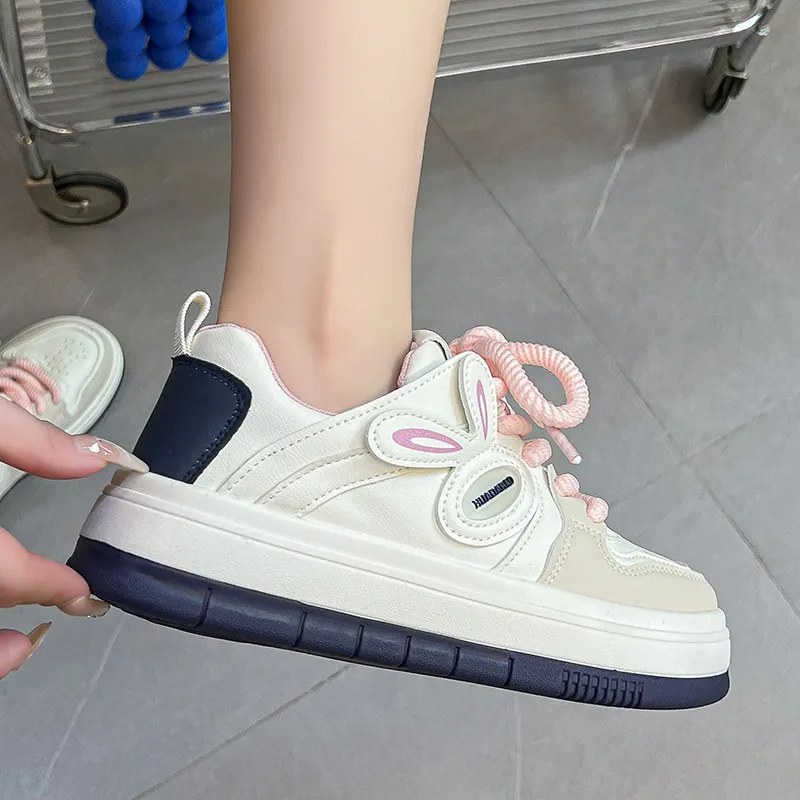 Thick Soled Round Toe Mesh Breathable Cartoon Decoration Sports Skateboard Casual And Versatile Non Slip Board Shoes_voghion.com