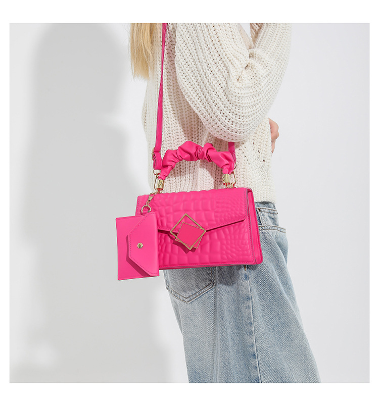 Popular for women in spring 2024, new crocodile patterned mother and child small square bag, commuting temperament,_voghion.com