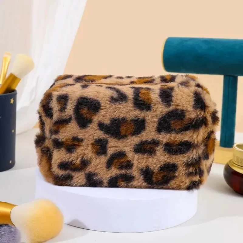 Leopard Fur Soft Travel Organizer Womens Makeup Bag Essential Handbag Y241023_voghion.com