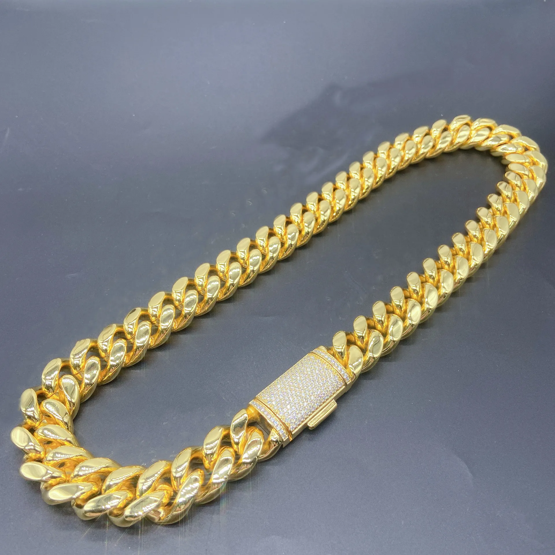 Miami kubai link designer férfi karkötő 12 mm-es és 14 mm-es széles arany lánc mikroberakásos moissanit gyémánttal csatban rapper csípődíszítéssel_voghion.com
